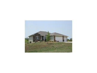 1195 Y Dr, Amana, IA 52203