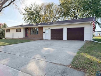 903 S Jansen St, Rock Rapids, IA 51246