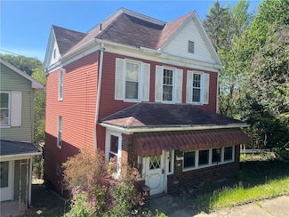 327 3rd St, Leechburg, PA 15656