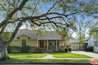 13958 Peach Grove St, Sherman Oaks, CA 91423