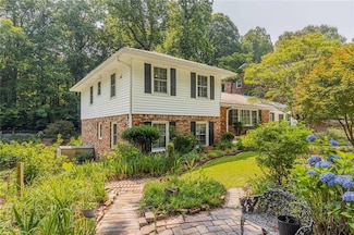 6825 Castleton Dr NW, Atlanta, GA 30328