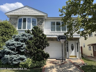 9 Radford St, Staten Island, NY 10314