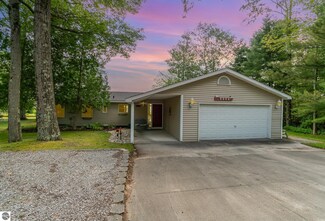 6254 Ridge Rd, Oscoda, MI 48750