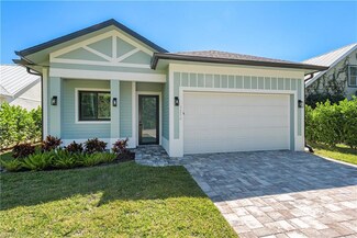 1258 Solana Rd, Naples, FL 34103