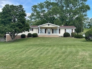 7680 Waynesburg Dr SE, Waynesburg, OH 44688