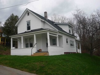13 Hill St, Lancaster, NH 03584
