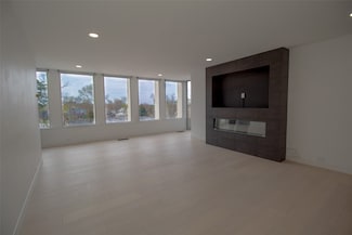 2222 1st Ave NE Unit 305, Cedar Rapids, IA 52402