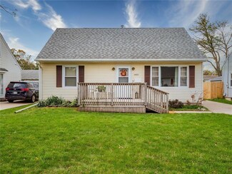 1422 9th St NW, Cedar Rapids, IA 52405