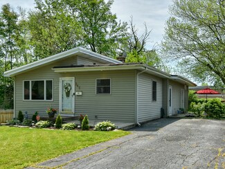 345 E Elm St, Villa Park, IL 60181