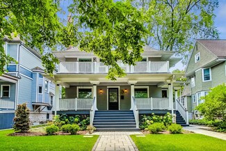 305 S Euclid Ave, Oak Park, IL 60302