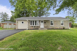 1308 Whirlaway Dr, Louisville, KY 40242