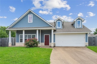 2703 Lynnwood Ct, Bryan, TX 77807