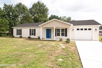360 Oak St, Roseboro, NC 28382