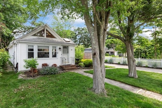 43 Willett Ave, Sayville, NY 11782