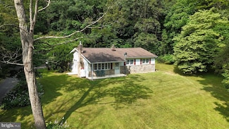 25 Leanin Oak Dr, Reedsville, PA 17084