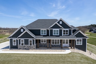 W272N4986 Silver Pheasant Pass, Pewaukee, WI 53072