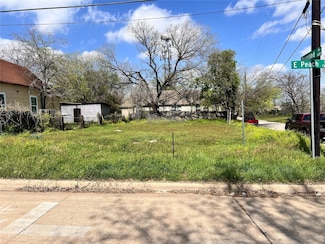 1515 E Peach St, Fort Worth, TX 76102