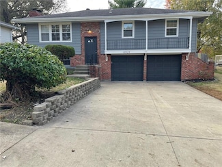 6921 NW 79th St, Kansas City, MO 64152