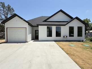 3505 Brazos River Dr, Granbury, TX 76048