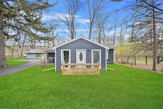 16 Titus Rd, Poughkeepsie, NY 12603