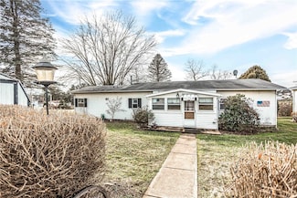 118 N Wood St, Elderton, PA 16023