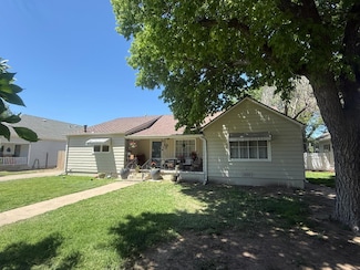 913 S Van Buren St, Hugoton, KS 67951