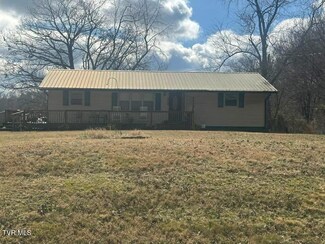 808 W Bear Hollow Rd, Rogersville, TN 37857