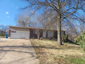 7585 Blanding Dr, Saint Louis, MO 63135