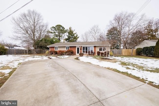 6402 Rye Ct, Alexandria, VA 22310