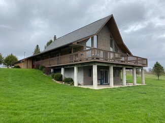 4264 Lakeview Dr, Allegan, MI 49010
