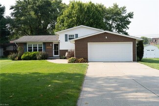 11320 Braddock St NW, Canal Fulton, OH 44614
