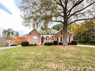 1004 Ivy Pond Ln, Indian Trail, NC 28079