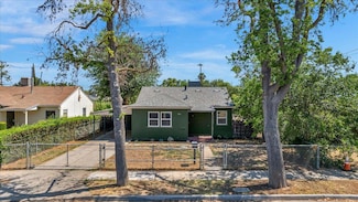 435 W Valencia Ave, Fresno, CA 93706