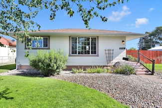 1529 E Bismark Ave, Spokane, WA 99208