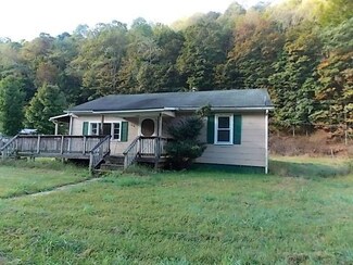 102 Water St, Aleppo - Gre, PA 15310
