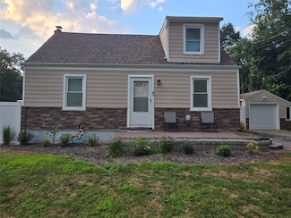 339 Forest Ln, Smithtown, NY 11787