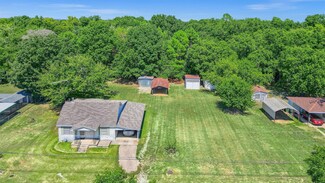 631 E South St, Whitesboro, TX 76273