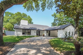 8 Park Island Dr, New Orleans, LA 70122