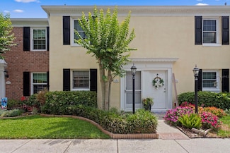 13751 Juniper Blossom Dr, Tampa, FL 33618