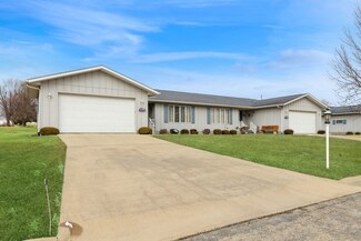 101 Augusta Dr, Lowden, IA 52255