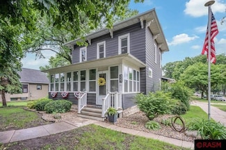 327 N Main St, Blue Earth, MN 56013