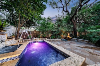 9102 Broxton Dr, San Antonio, TX 78240