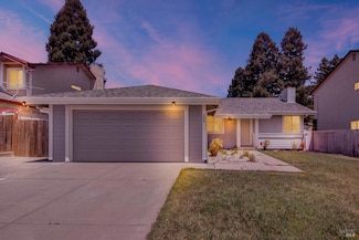 208 Waterford Dr, Vacaville, CA 95688