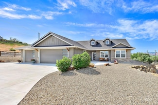 3225 Purdom Ln, Homedale, ID 83628
