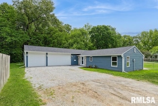 1231 Devils Glen Rd, Bettendorf, IA 52722