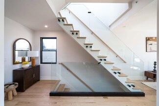 310 3rd St Unit 4, Jersey City, NJ 07302