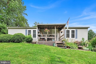 18 Marlin Dr, Stevens, PA 17578