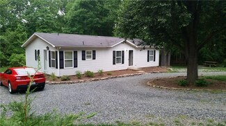 3807 Kidd Ln, Charlotte, NC 28216