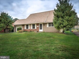 69 Plumbridge Dr, Levittown, PA 19056