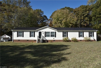 621 Southern Rd, King, NC 27021